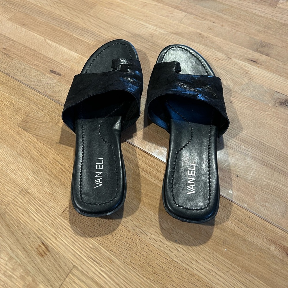Vaneli Tallis Sandal